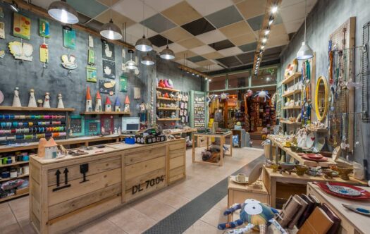 our store - inside Το εσωτερικό του καταστήματος μας
